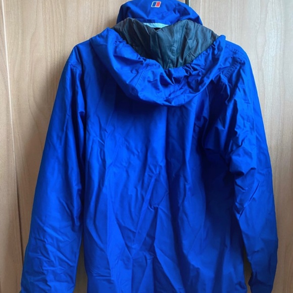 Good condition Betghaus Rain Coat in size small, blue with detachable fleece - Picture 3 of 5